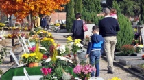 Anche quando il 2 novembre è di domenica si celebra la commemorazione di tutti i fedeli defunti